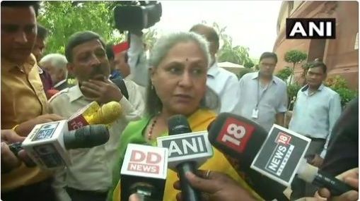 Jaya-Bachchan angry
