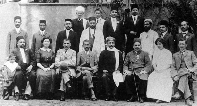 सेनानी गोपाल कृष्ण गोखले माने जाते थे महात्मा गांधी के राजनीतिक गुरु