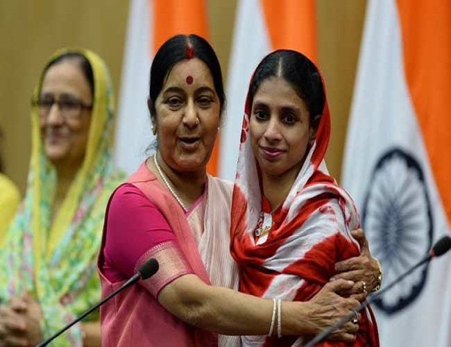 Sushma-Swaraj-and-Geeta