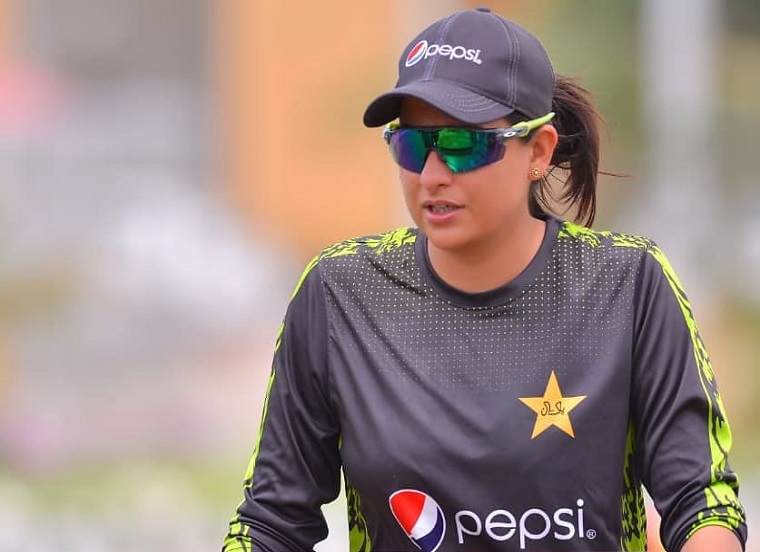 Sana-Mir-Cricketer