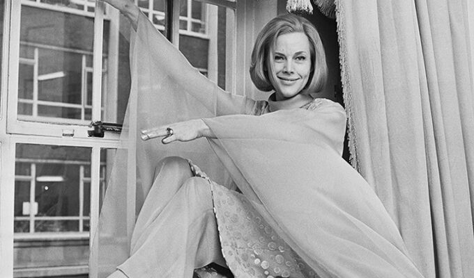 Hollywood-Actress-honor-blackman