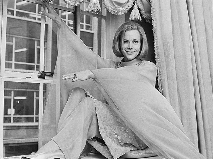 Hollywood-Actress-honor-blackman