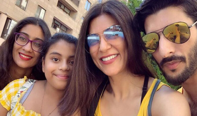 Sushmita-Sen-Family-Photos