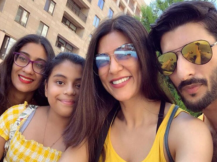 Sushmita-Sen-Family-Photos