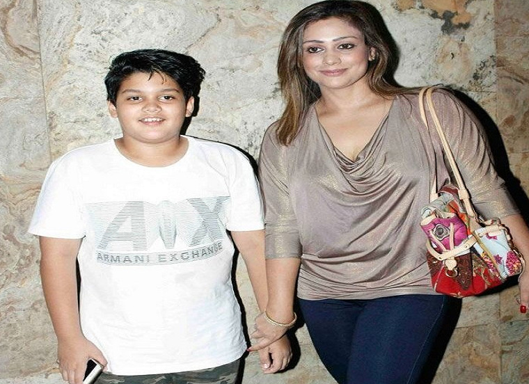 Jimmy-wife-Priyanka-and-Son