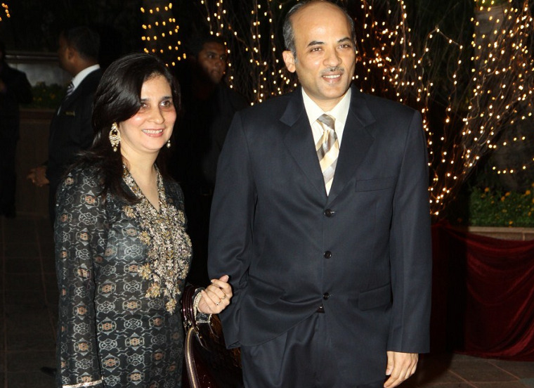 Sooraj-Barjatya-with-Wife