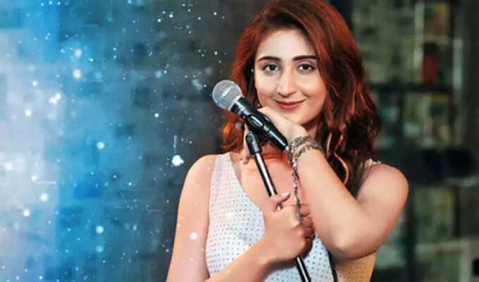 Dhvani-Bhanushali-Biography