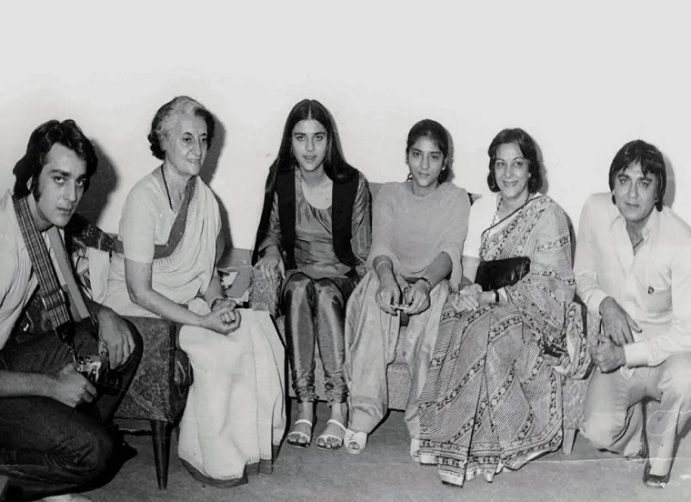Nargis-Dutt-Family-With-Indira-Gandhi