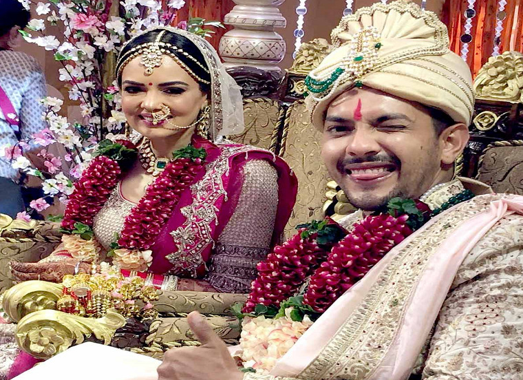 Aditya-Narayan-Wife-Shweta