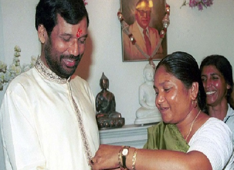 Phoolan-Devi-and-Paswan