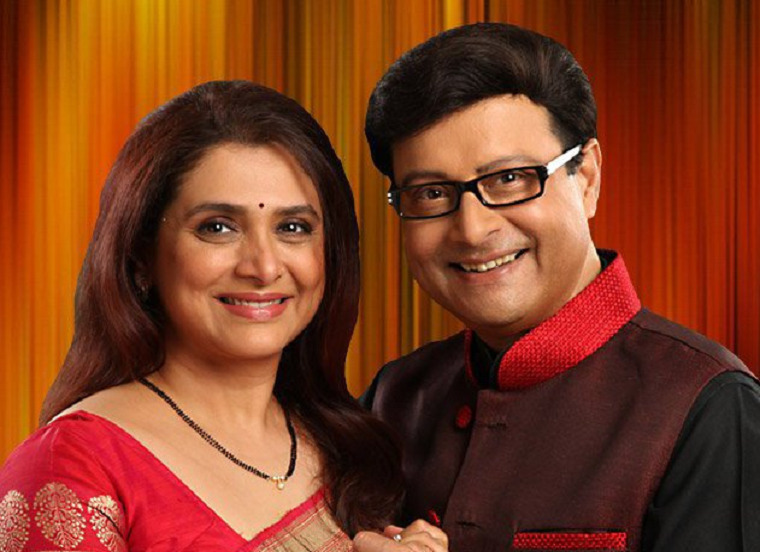 Sachin-Pilgaonkar-With-Wife