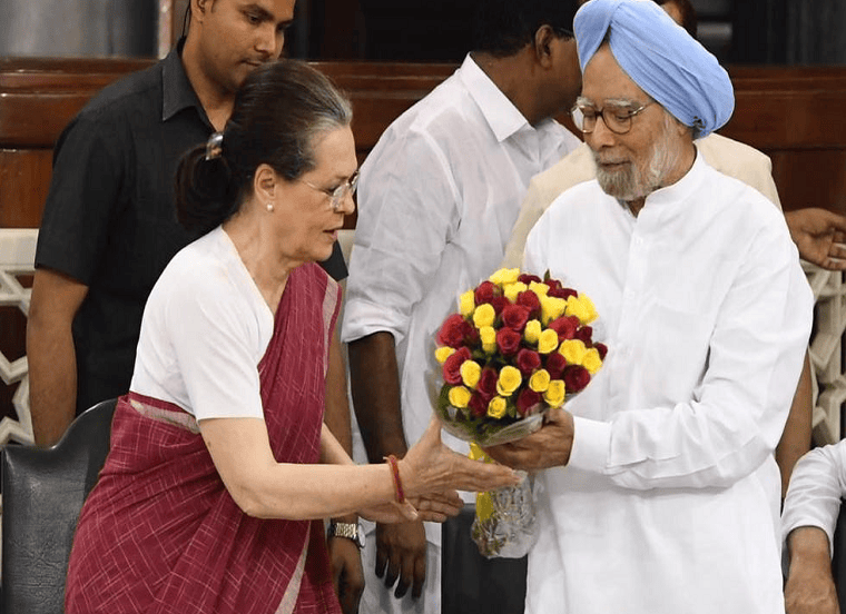 Manmohan-Singh-with-Sonia-Gandhi