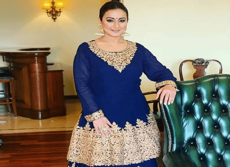 Actress-Divya-Dutta